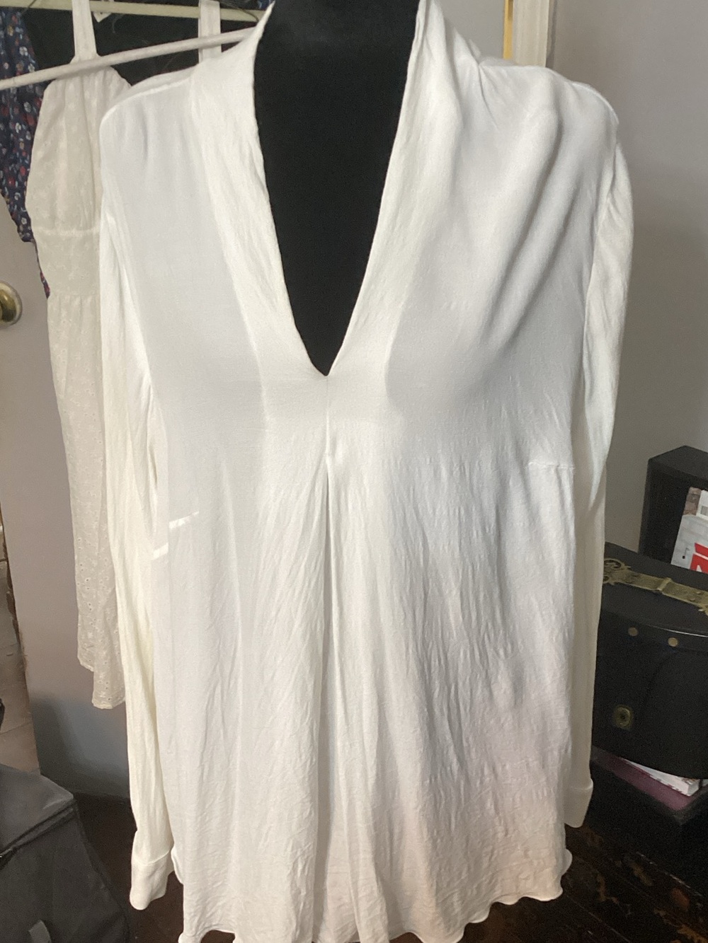 Lord & Taylor White V-Neck Long Sleeve Tunic